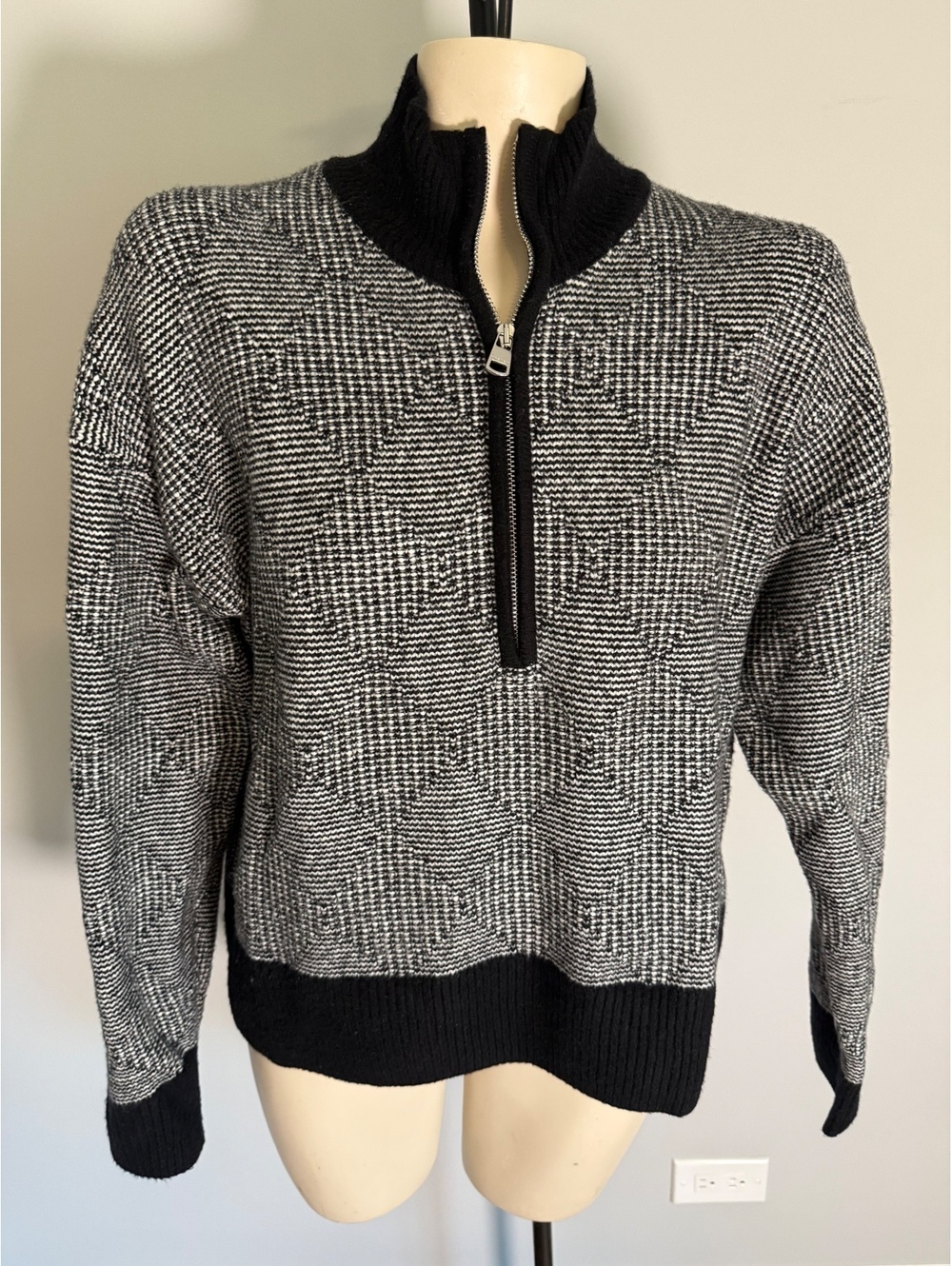 Varley Women's Medium Black and White Half-Zip Sweater